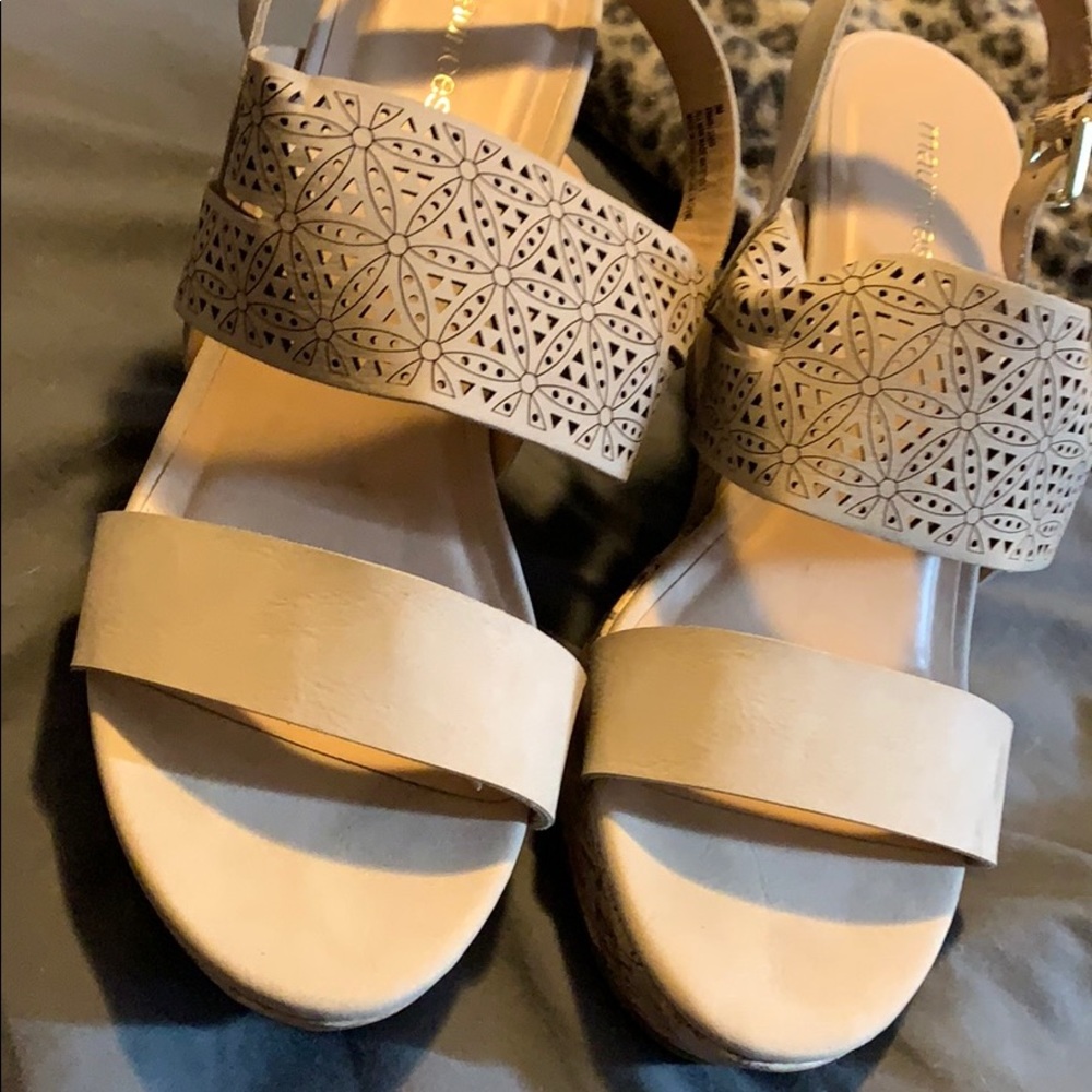 Maurices open toed summer wedges